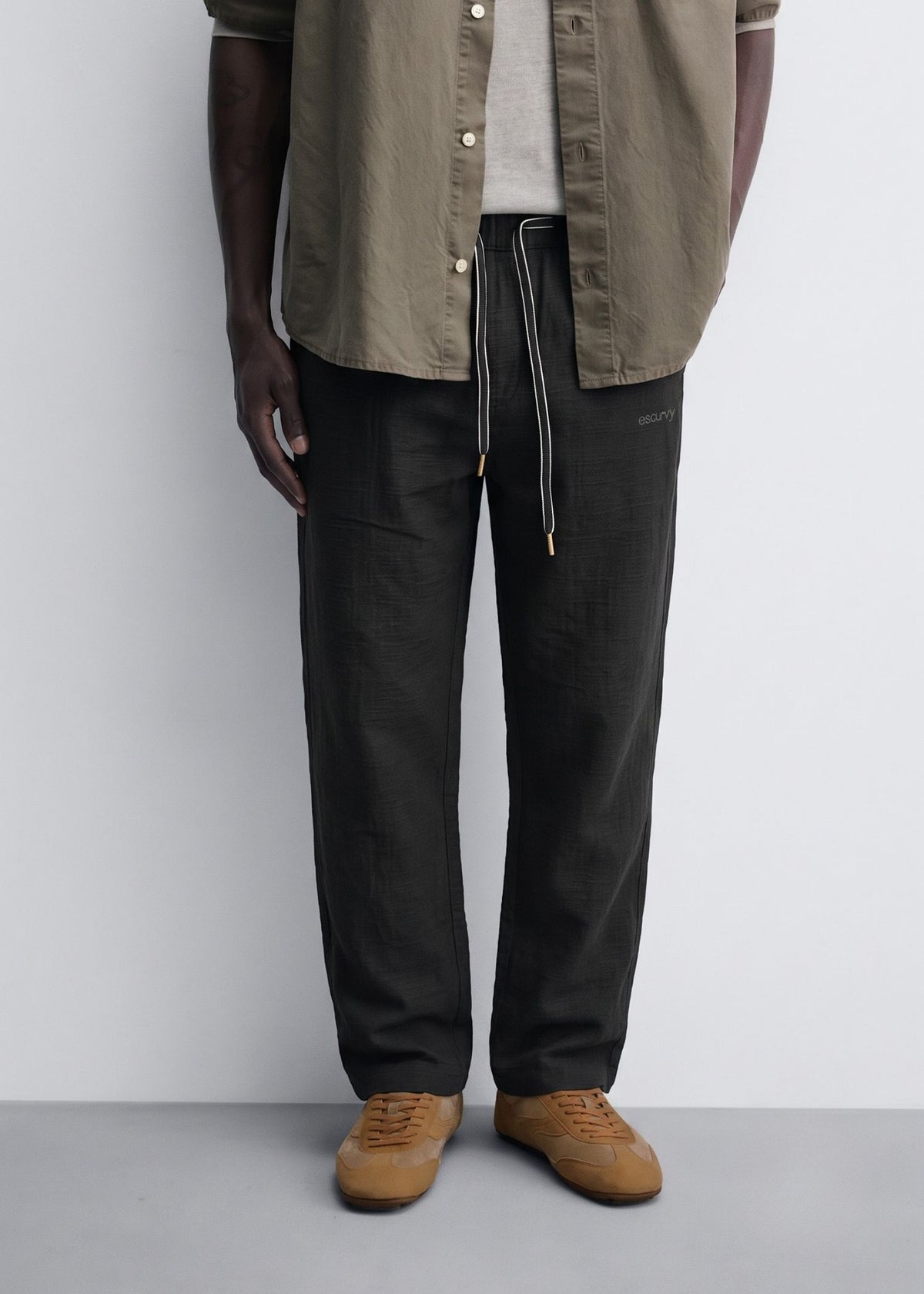 Escurvy Black Textured Drawstring Pant